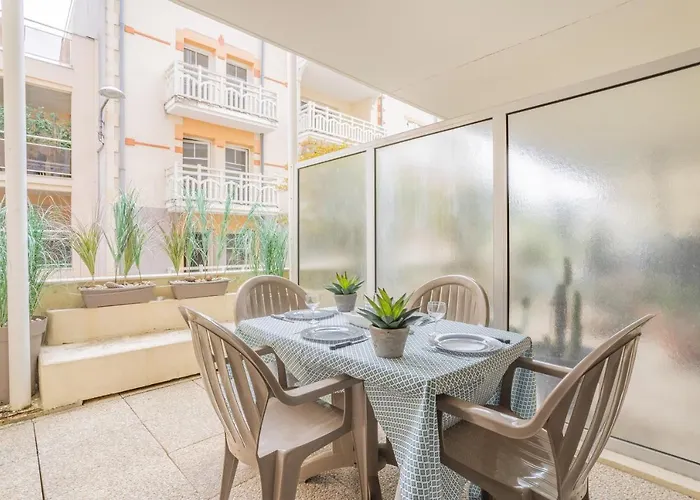 La Pause Bassin, Dans Le Centre * Arcachon